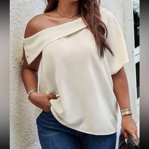 Boho plus size asymmetrical hem blouse - Picture 2 of 5